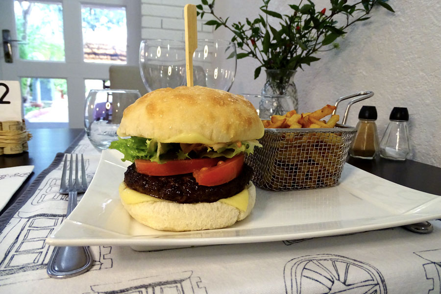 Burger Restaurant Hôtel la Promenade Villeneuve Tolosan - Cuisine maison